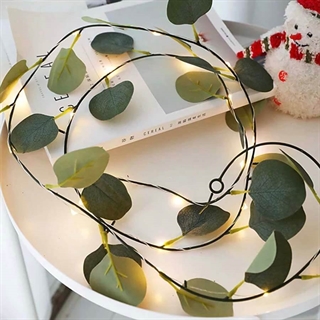 Lyskæde med eukalyptus blade